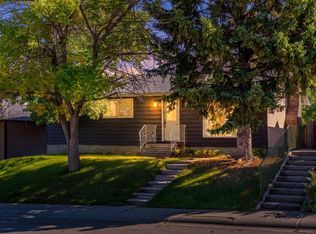 711 N 118th Ave SW, Calgary, AB T2W 0E6