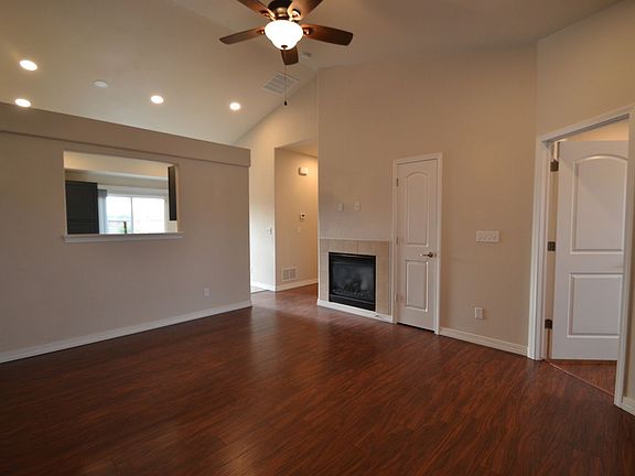 2nd image of 1924 Lillian Way