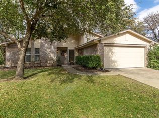 2127 Holt Rd, Arlington, TX 76006