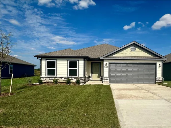 566 W Fountain St, Gardner, KS 66030