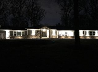 55 Forest Ave, Roselle, IL 60172