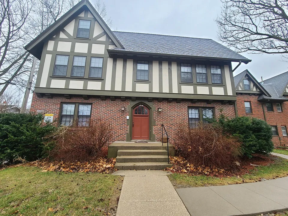 4814 Woodland Ave