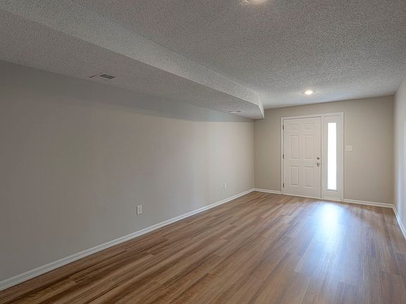 4th image of 18 NW Lakeview Blvd APT A