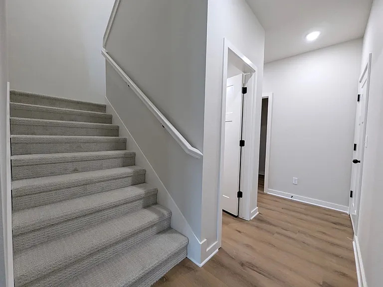 543 Cosmos St — Photo 12