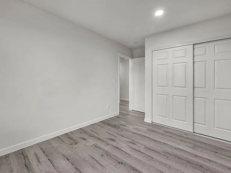 5842 Denver Ave — Photo 34