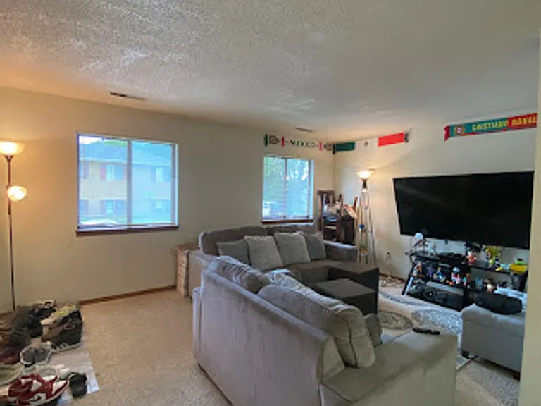 332 Friendship Street — Photo 3