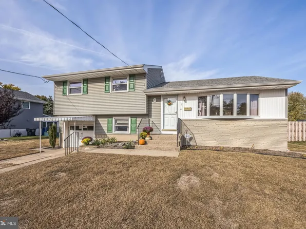 11 Sycamore Dr, Burlington Township, NJ 08016