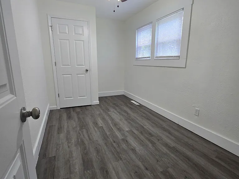 1207 W Florida St — Photo 7