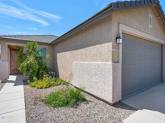 2nd image of 10743 W Wexford Ln