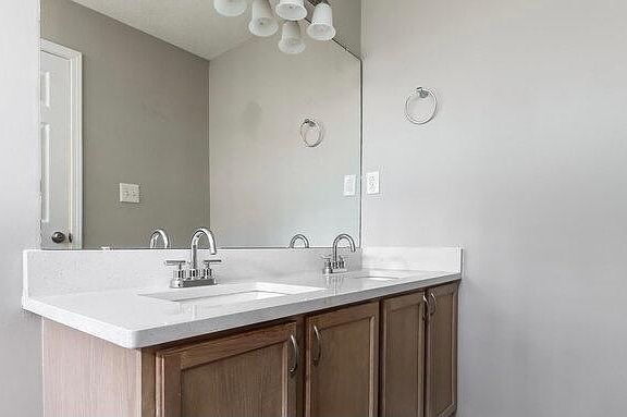 5th image of 653 Kilkenny Cir