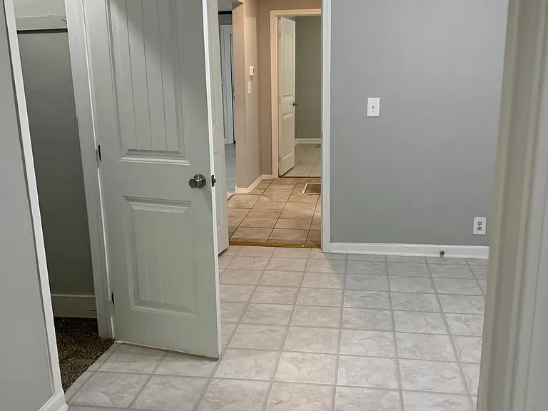 2616 E Admiral Blvd — Photo 6