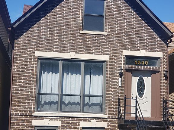 2nd image of 1542 N Talman Ave #2