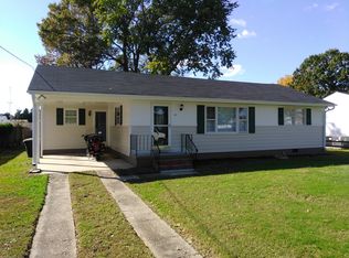 19 Oxford Rd, Newport News, VA 23606