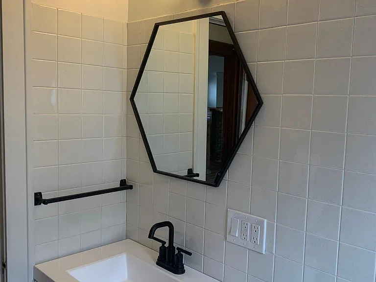 2097 Lewis Dr #UPSTAIRS — Photo 13