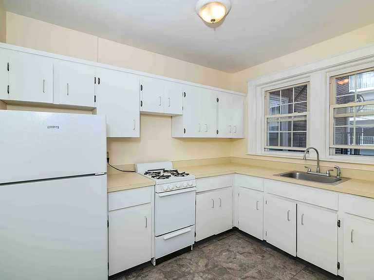 0 Greenleaf St #15 — Photo 9