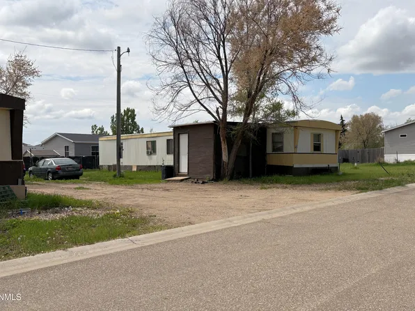1521 47th St W, Williston, ND 58801