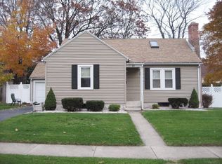 69 Gillette Cir, Springfield, MA 01118