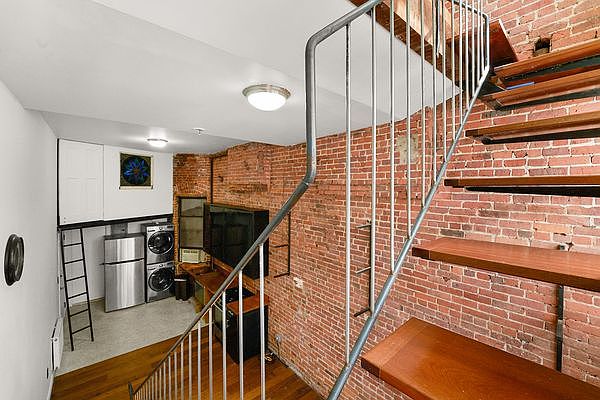 1st image of 719 E 6th St APT 1A