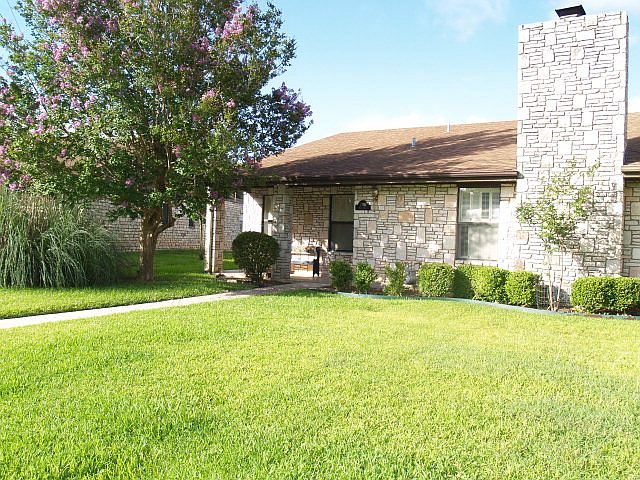 1st image of 2101 W Lane Dr