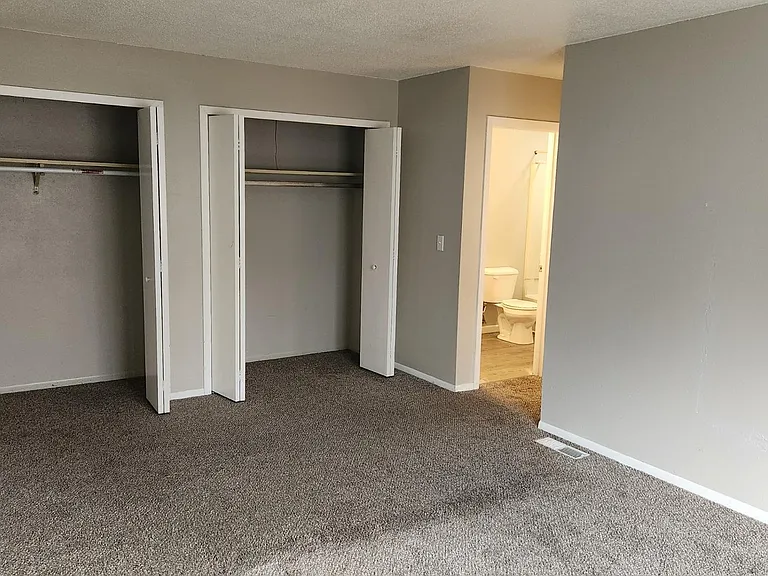 4515 W Bancroft St #9-10 — Photo 10