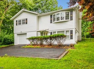 116 Bergen Trl, Hopatcong, NJ 07843