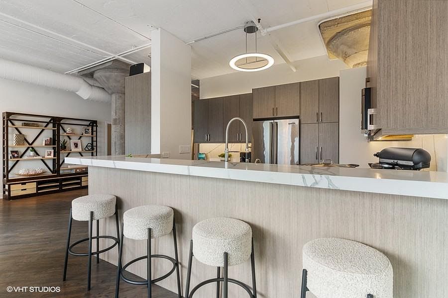 1st image of 411 W Ontario St APT 617