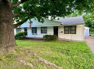 3603 SW 9th St, Topeka, KS 66606