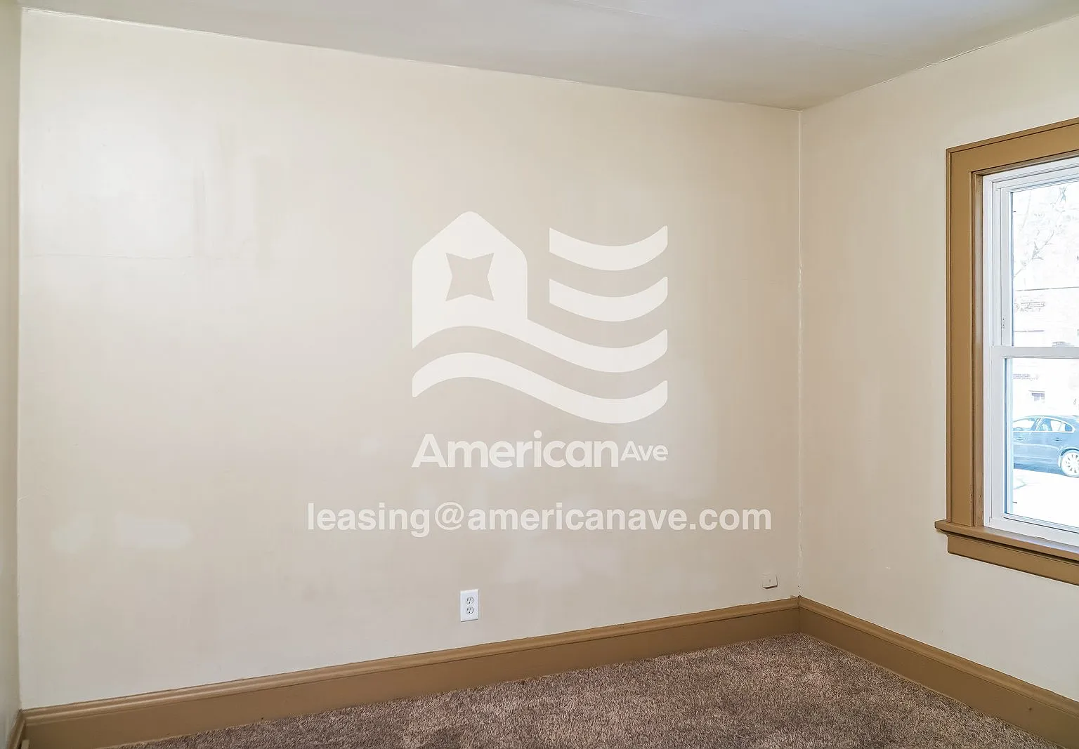 3 bed, 1.0 bath, 1000 sqft, $1,723 — Photo 3