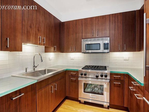 2nd image of 33 W 56th St APT 3A