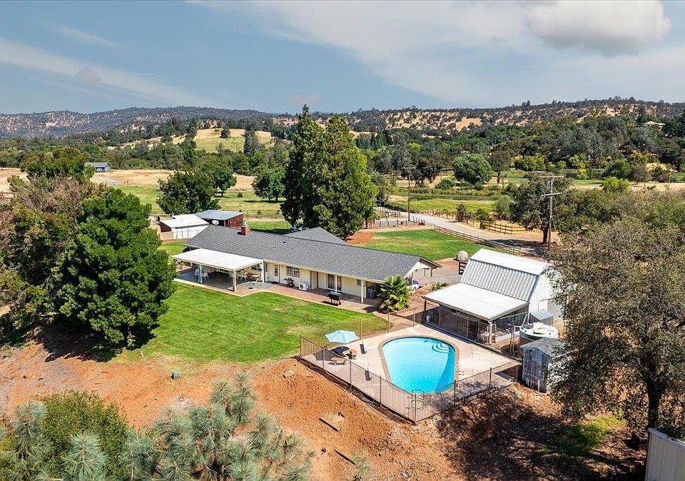 1st image of 4045 Heather Ln