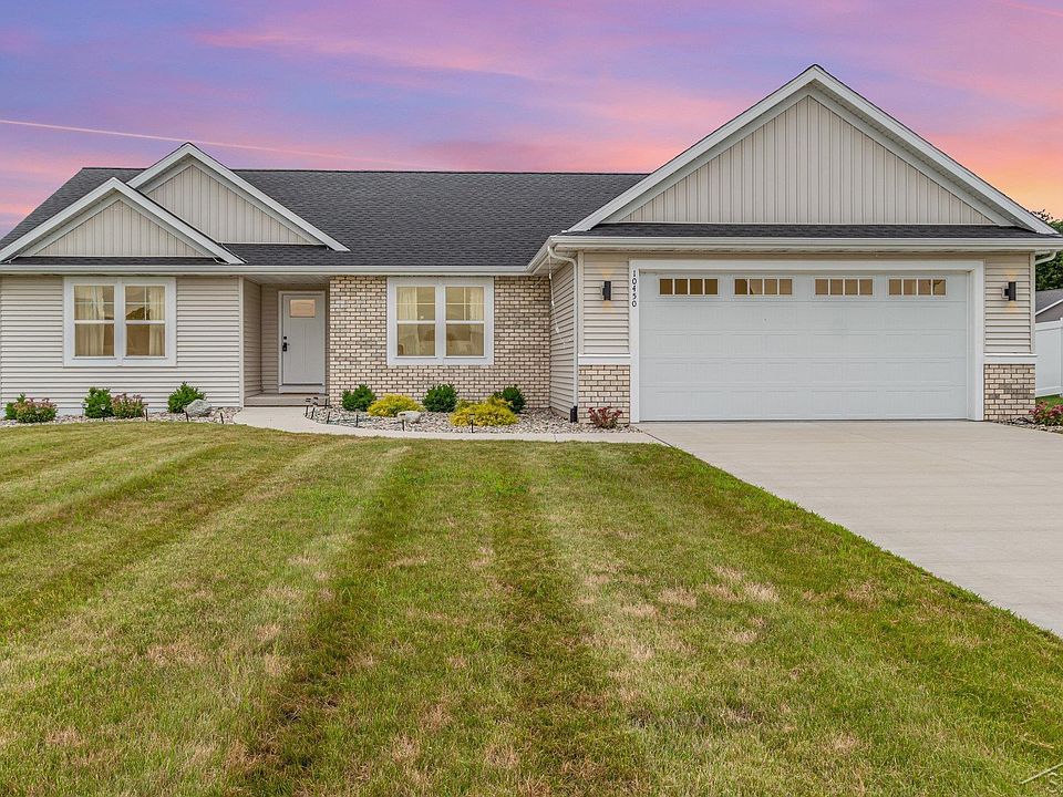 1st image of 10450 Laurel Woods Pl