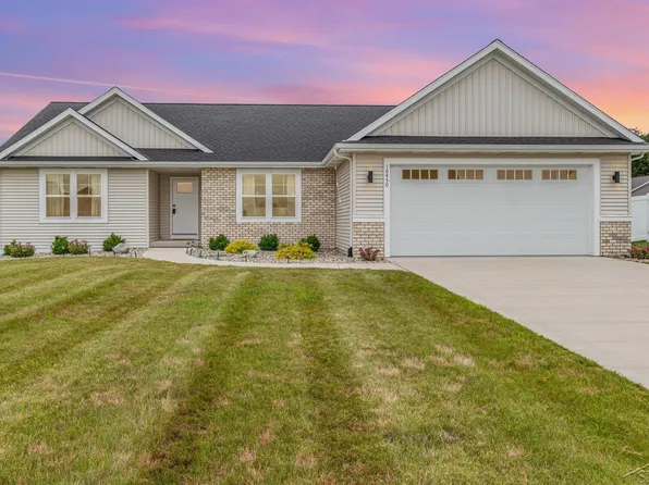 10450 Laurel Woods Pl, Freeland, MI 48623