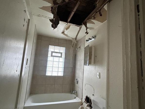 milwaukee-wisconsin-2069931077 picture