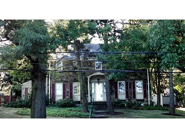 1365 Washington Rd photo 1