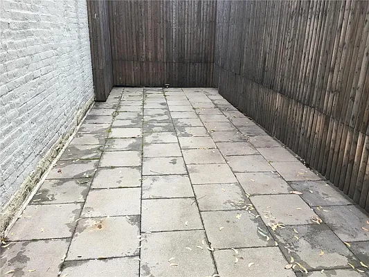 Rented by Modlin Group | media 23