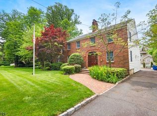 10 Romore Pl, Cranford, NJ 07016
