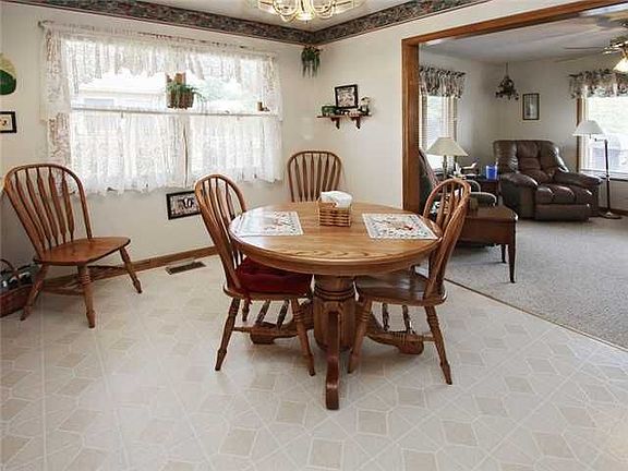 5th image of 2837 Colony Lake Dr W Unit 1