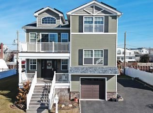82 Boyd St, Long Beach, NY 11561