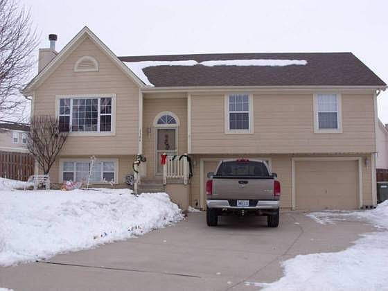 2nd image of 1306 White Oak Pl