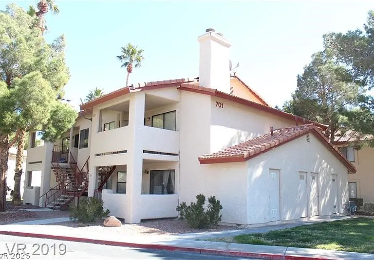 701 Rock Springs Dr #101 — Photo 2