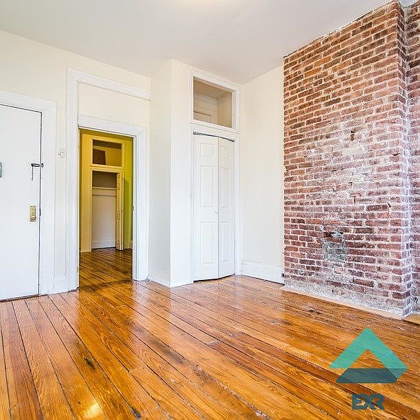 1st image of 318 Jefferson St #4B