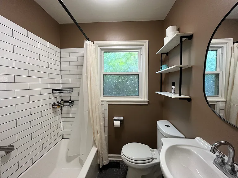 2024 Summer St SW — Photo 5