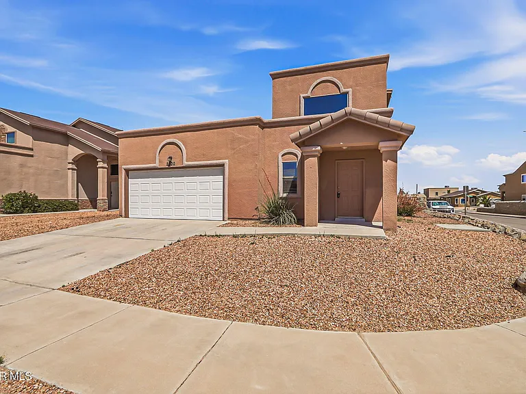 2300 Glitter Point — Photo 9