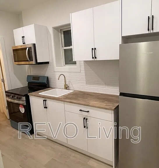 151 Colborne St #165B — Photo 1