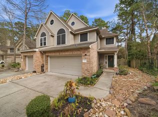 74 E Lakeridge Dr, The Woodlands, TX 77381