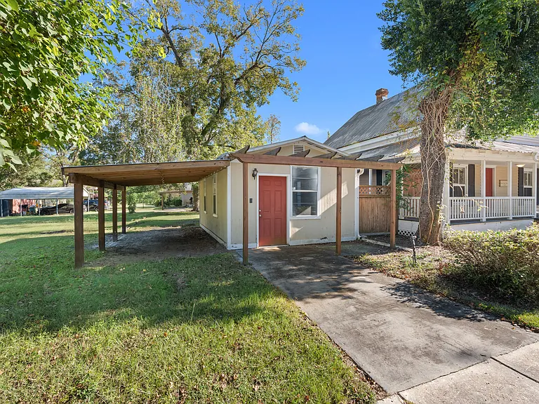 225 Oliver Hwy — Photo 3