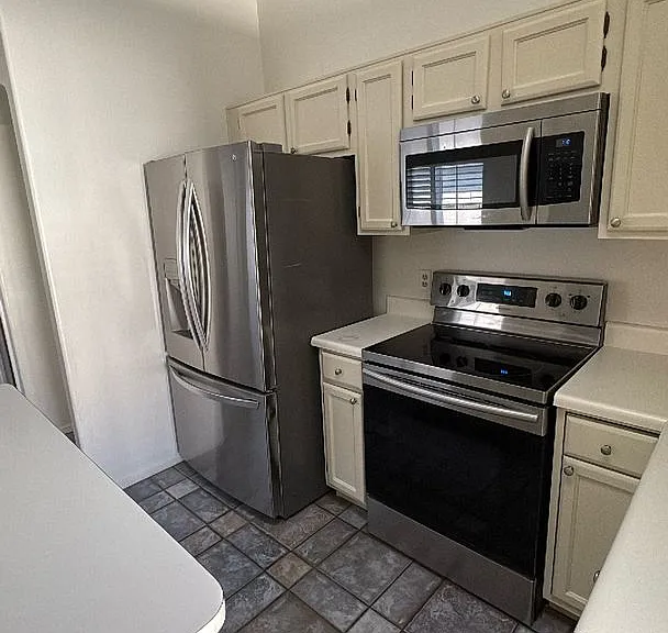 86 W Calle De Caballos — Photo 11