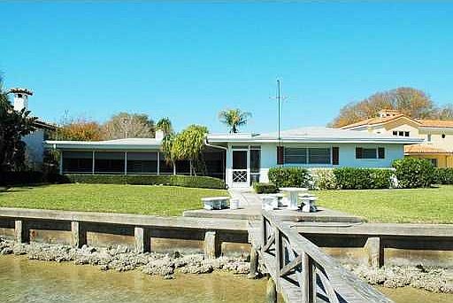 5th image of 137 Bay Point Dr NE