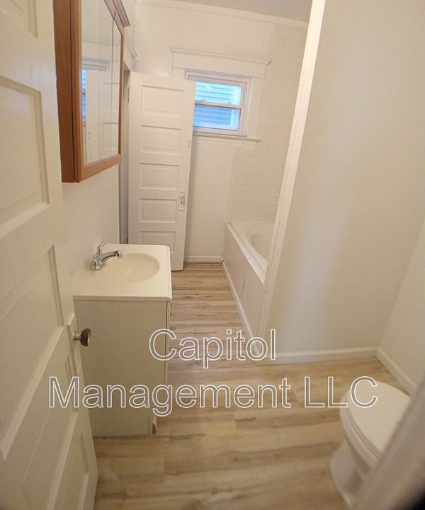 2nd image of 220 W Lapeer St APT 3