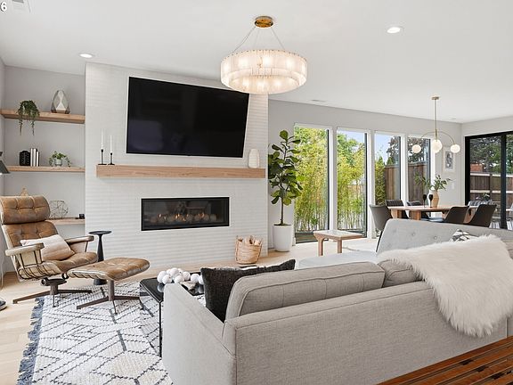 4th image of 205 W 28th St